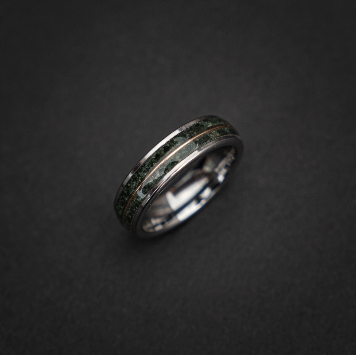 Flat silver Tungsten ring with Moss Agate with 18k Yellow Golden wire - Decazi