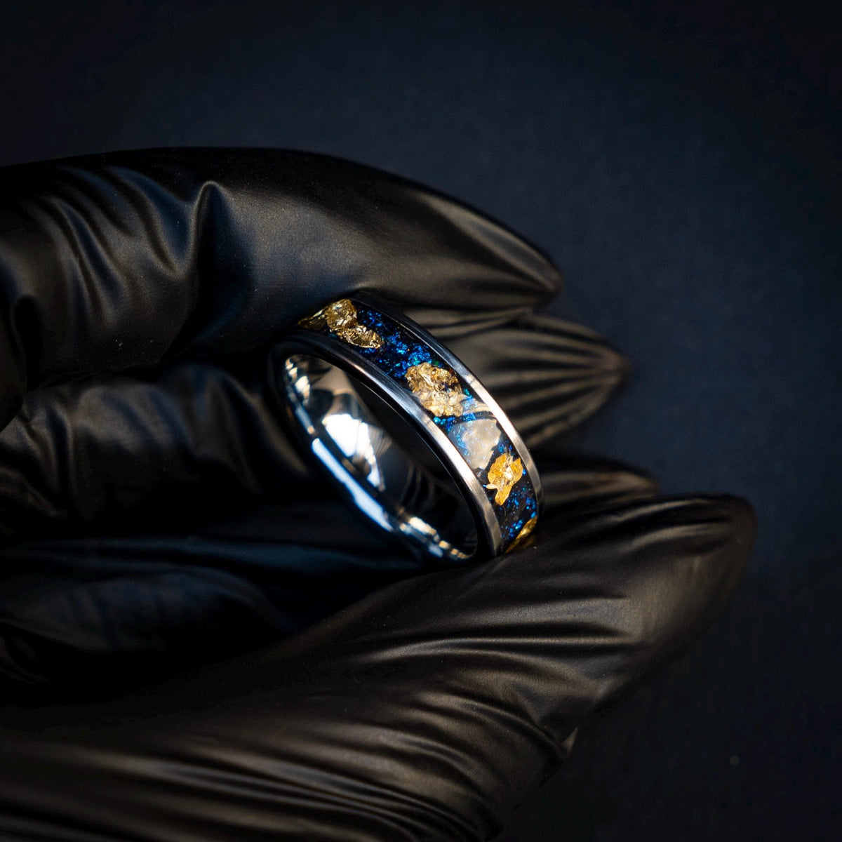 Elegant 6mm Tungsten Carbide Ring with Blue Raw Sapphire & Gold Leaf Accents. | Decazi