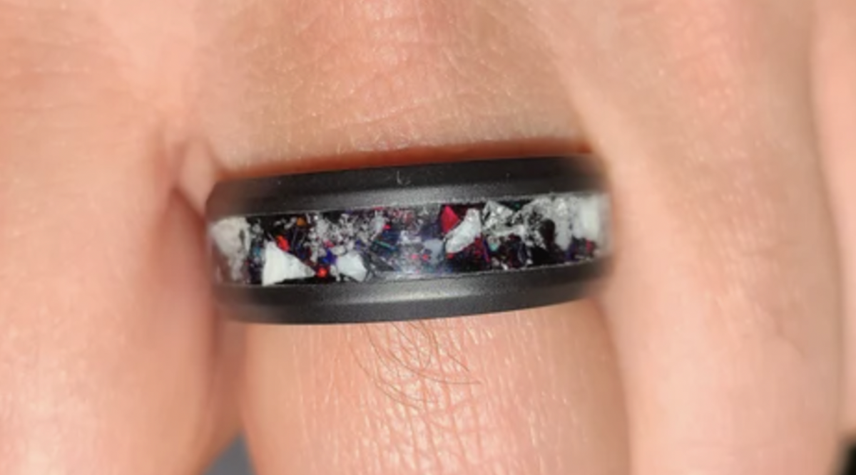 Custom ring set ceramic single offset inlay - Decazi