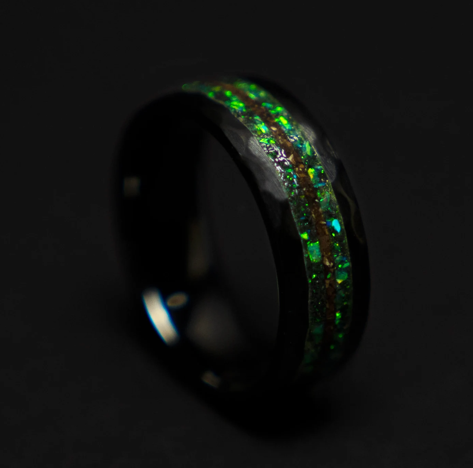 Hammered ceramic filled with meteorite mixed with opal and a trex line 8 mm for Stephanie - Decazi