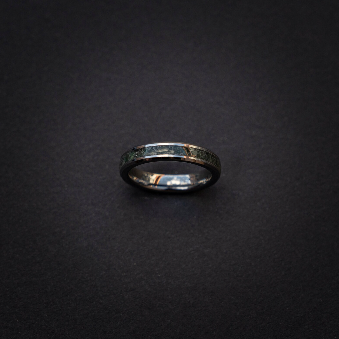 Silver tungsten ring filled with Moss Agate