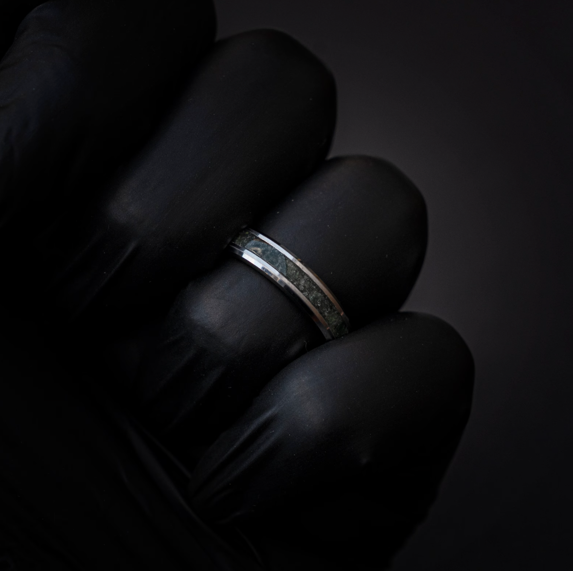 Silver tungsten ring filled with Moss Agate