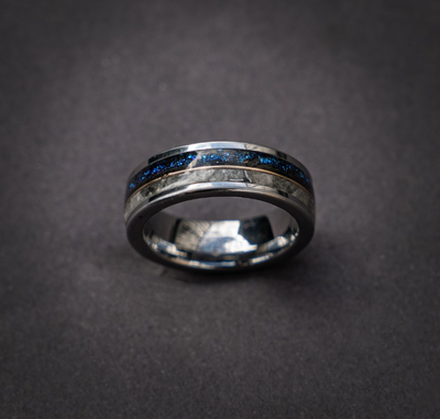 Flat tungsten ring filled with mars and galaxy opal divided by 18k yellow gold wire in the middle 6 mm for Elise - Decazi