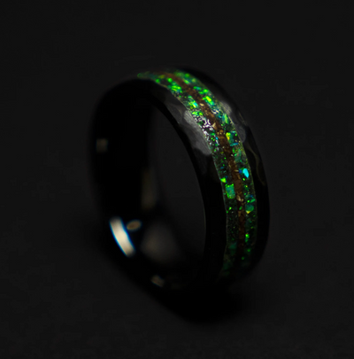 Beveled ceramic ring filled with black opal green fire and a line of triceratops 8 mm Sandblasted finish 8 mm for Li-or - Decazi