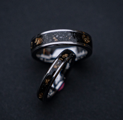 Tungsten ring core with Muonionalusta meteorite dust and small 18k goldleaf flakes 6 mm for Kevin - Decazi