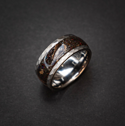 Hammered tungsten ring filled with meteorite, trex and opal for Andreas 10 mm - Decazi