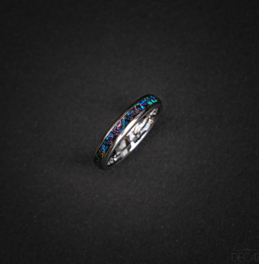 Domed tungsten ring filled with chameleon flakes with sleepy lavender opal 4 mm for Kurow