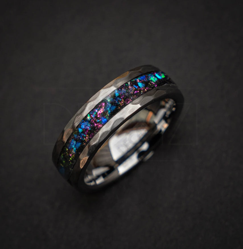 Hammered tungsten ring filled with chameleon flakes and sleepy lavender opal 6 mm for Kurow