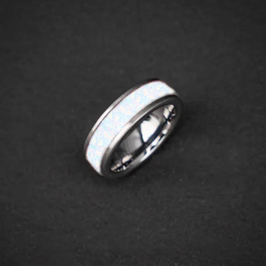 Flat tungsten ring filled with white opal 6 mm for Beau