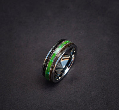 Flat tungsten ring filled with T-rex, green opal, meteorite divided by two 18k rose gold wires 8 mm for Corinnedenny - Decazi