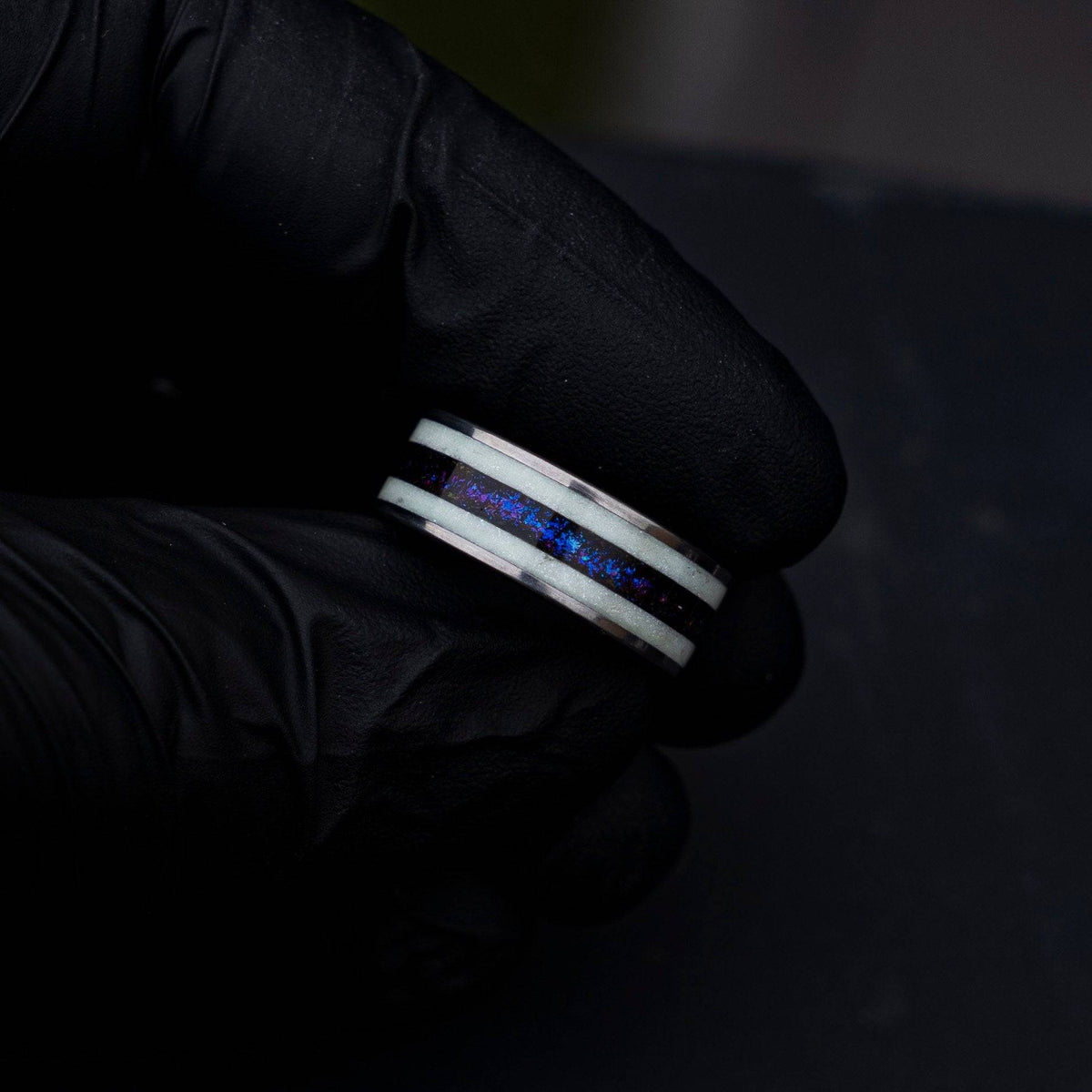 Glow in the dark tungsten ring with blue purple chameleon flakes line