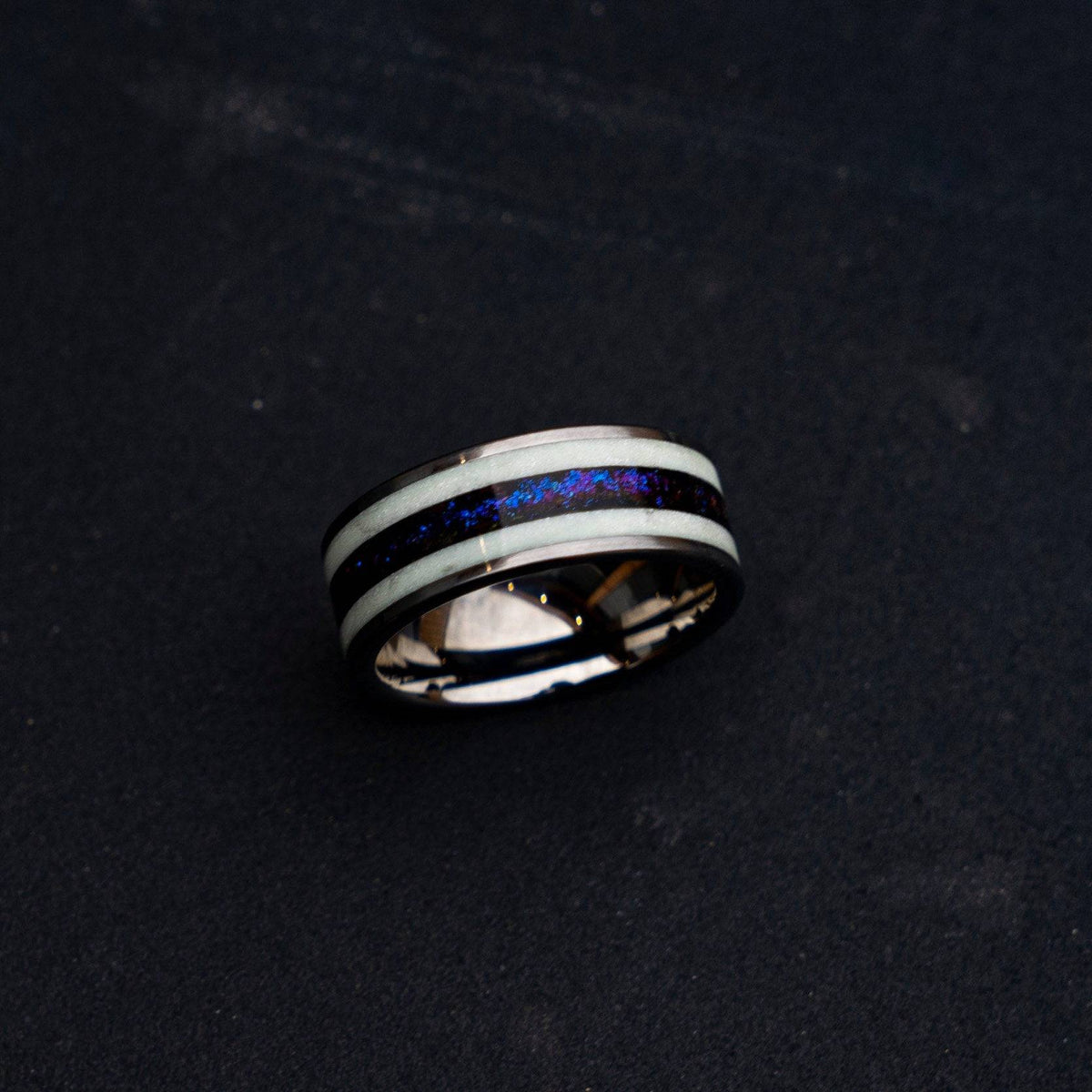 Glow in the dark tungsten ring with blue purple chameleon flakes line