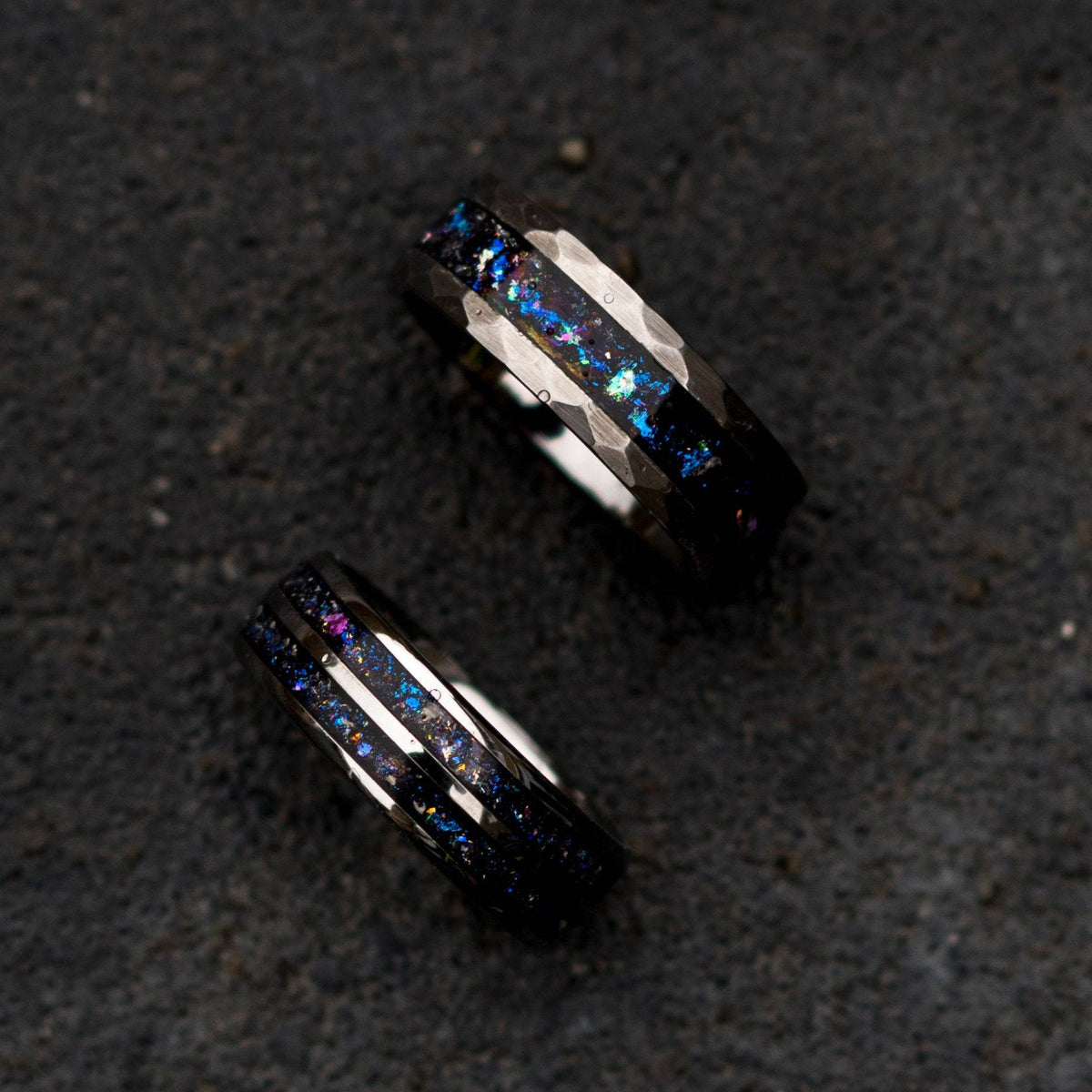 Hammered tungsten ring filled with Chameleon flakes