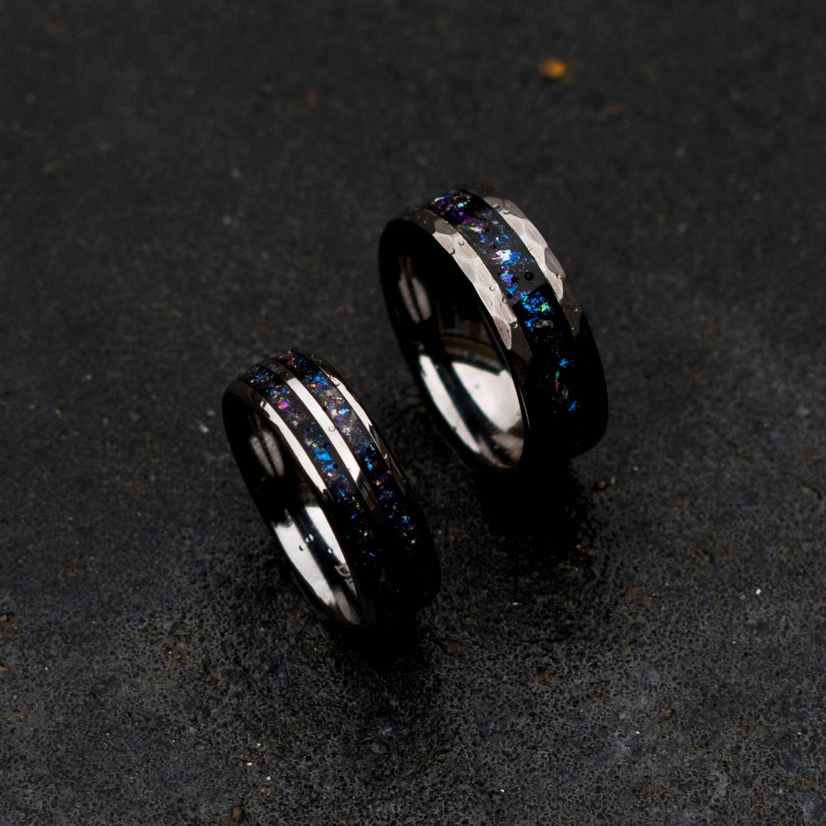 Hammered tungsten ring filled with Chameleon flakes