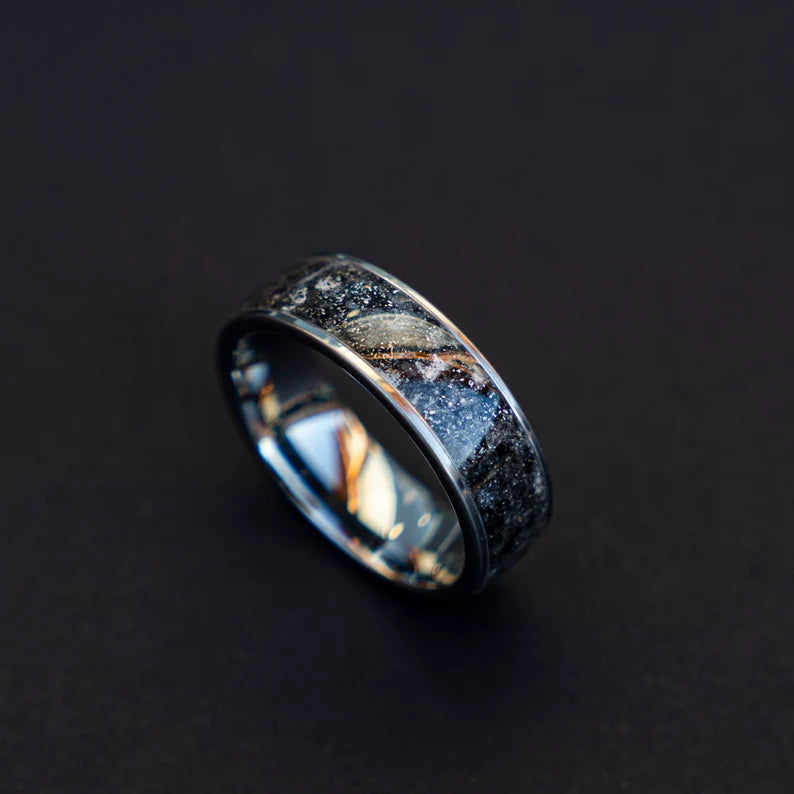 Lunar meteorite ring with Genuine Moondust and meteorite | Decazi