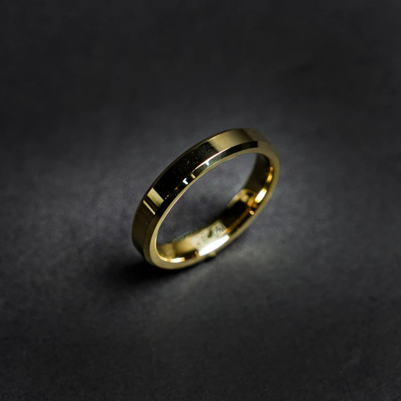 Gold beveled tungsten ring