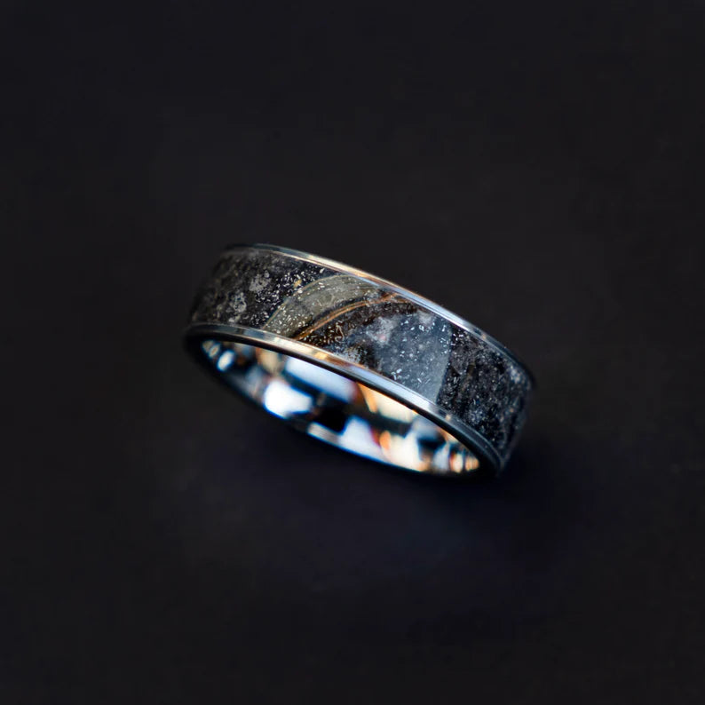 Lunar meteorite ring with Genuine Moondust and meteorite | Decazi