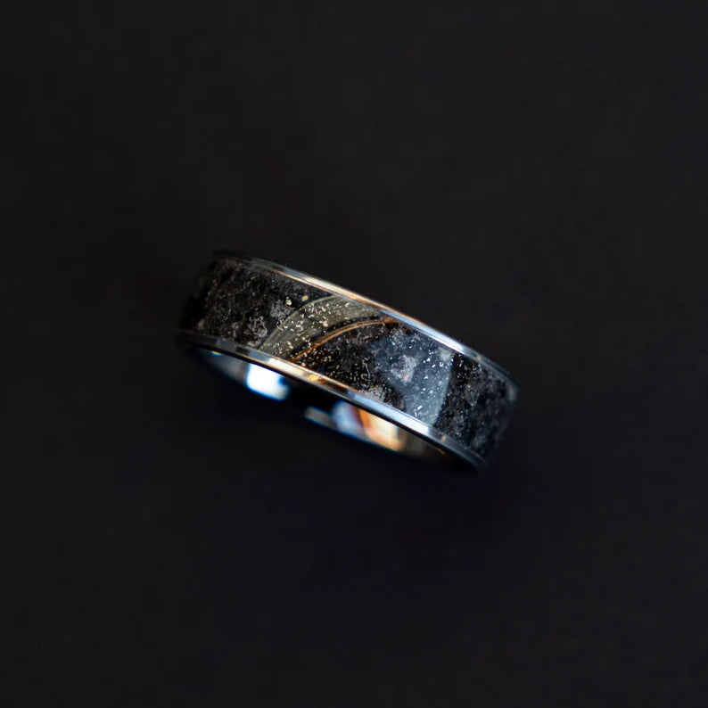 Lunar meteorite ring with Genuine Moondust and meteorite | Decazi
