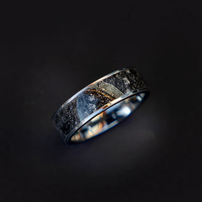 Lunar meteorite ring with Genuine Moondust and meteorite | Decazi