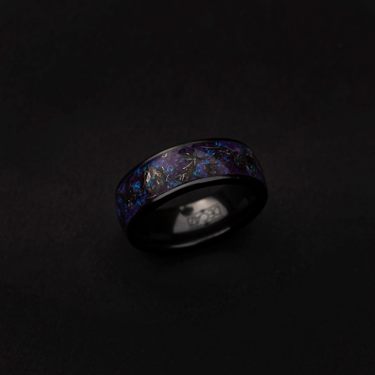 Meteorite shavings ring, purple opal ring, Glow in the dark ring, Galaxy opal, Black firday sale, Black ceramic ring, 8mm ring | Decazi