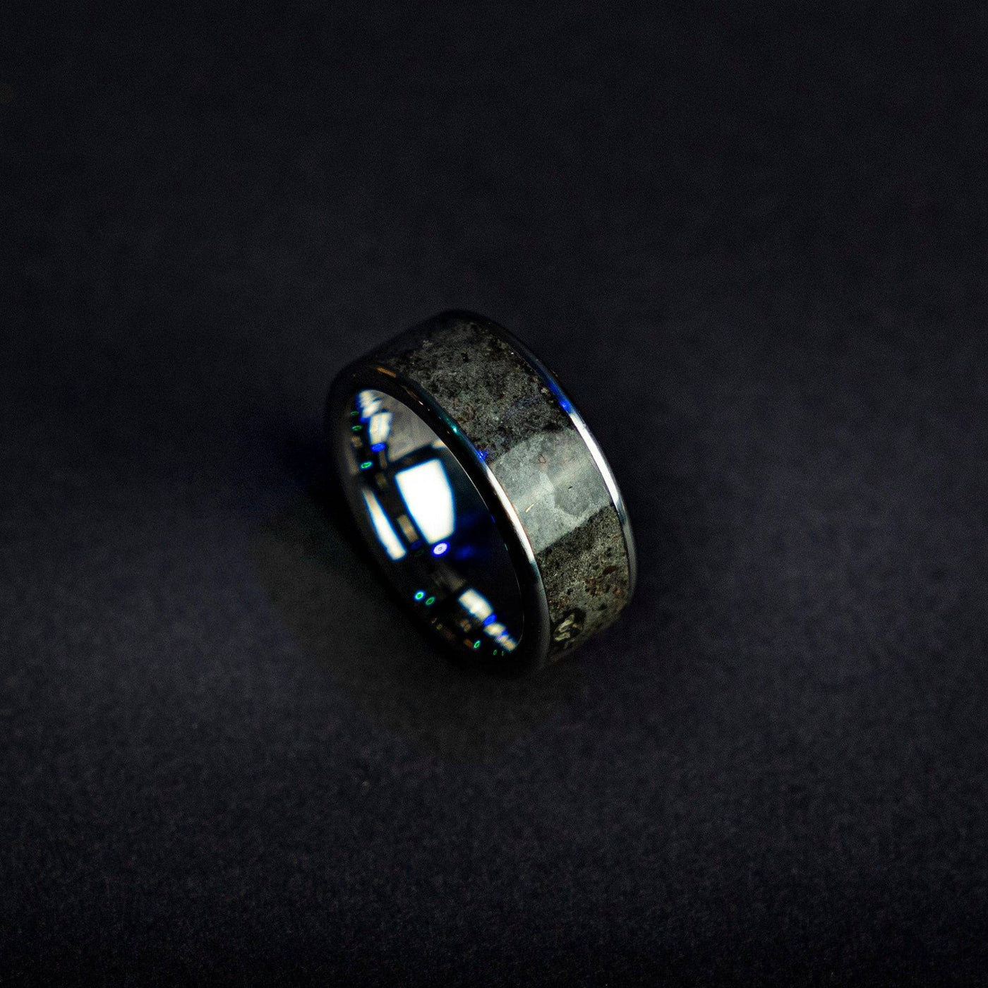 Lunar Meteorite Ring with Genuine Moon Dust | Decazi