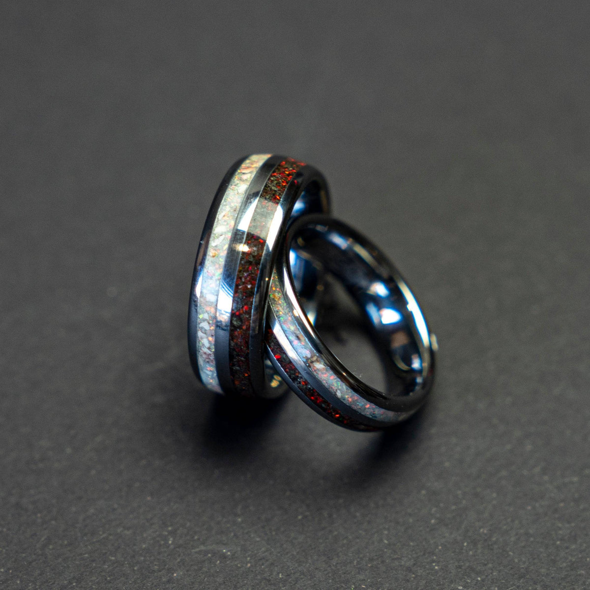 Wedding ring set with Mars and dinosaurbone