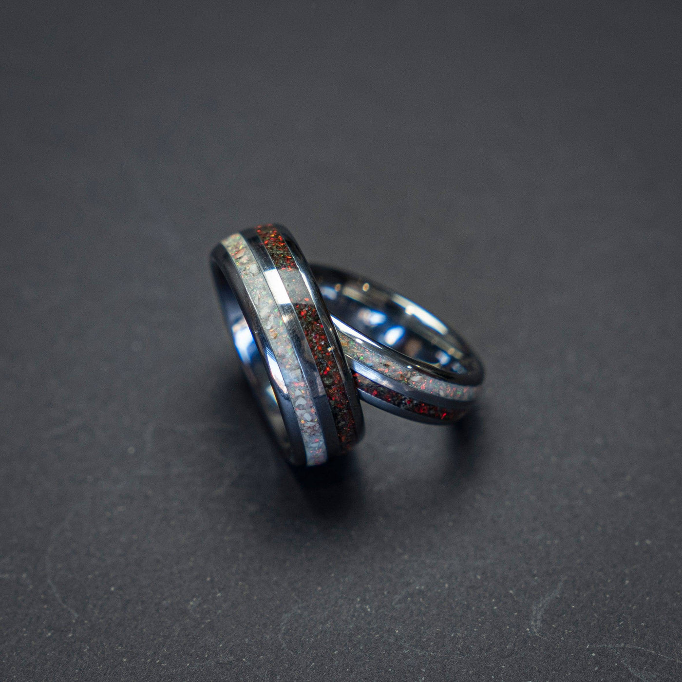Wedding ring set with Mars and dinosaurbone