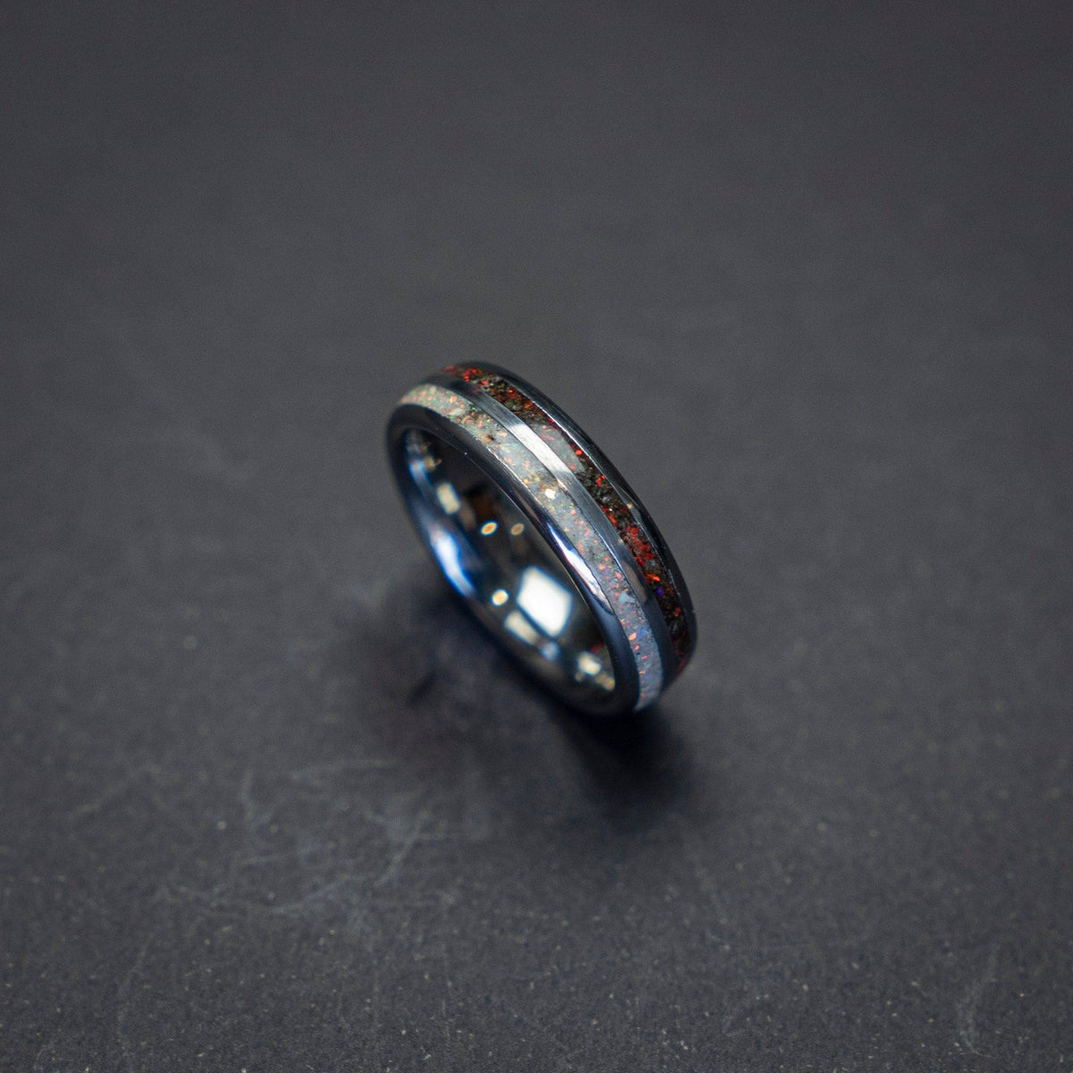 Wedding ring set with Mars and dinosaurbone